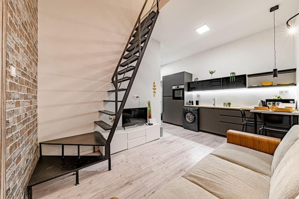 Apartment Chic Loft Bp: Industrial Gem Budapest