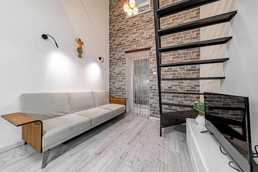 Apartament Chic Loft Bp: Industrial Gem