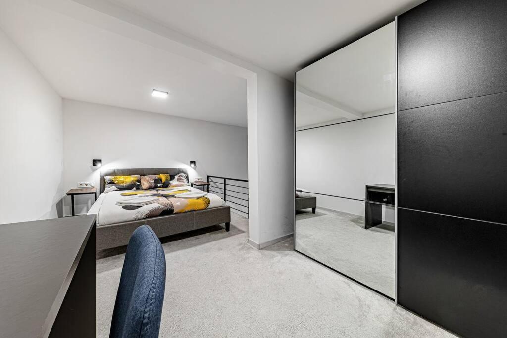 Chic Loft Bp: Industrial Gem * Budapest